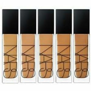 Nars natural radiant longer at foundation